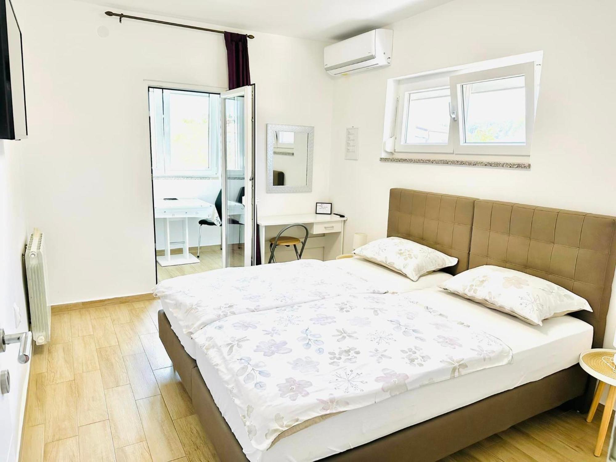 Apartmani Marco,Lukas,Patrick,David,Blizu Centra I Mora Sa Free Privatnim Parkingom 普拉 外观 照片